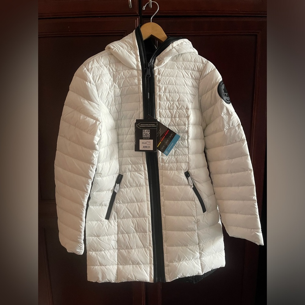 BNWT Pajar woman’s Lyvien lightweight puffer jacket
